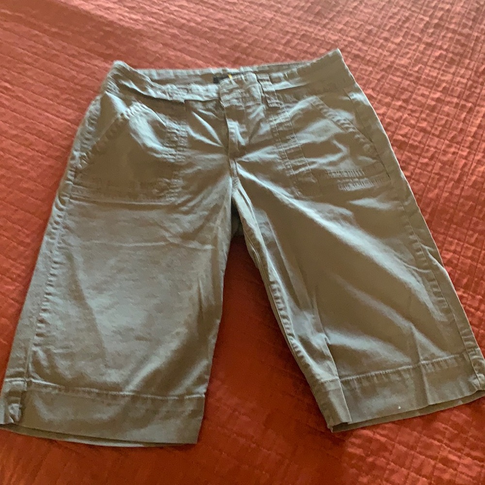 Brown/green Bermuda shorts size 10
